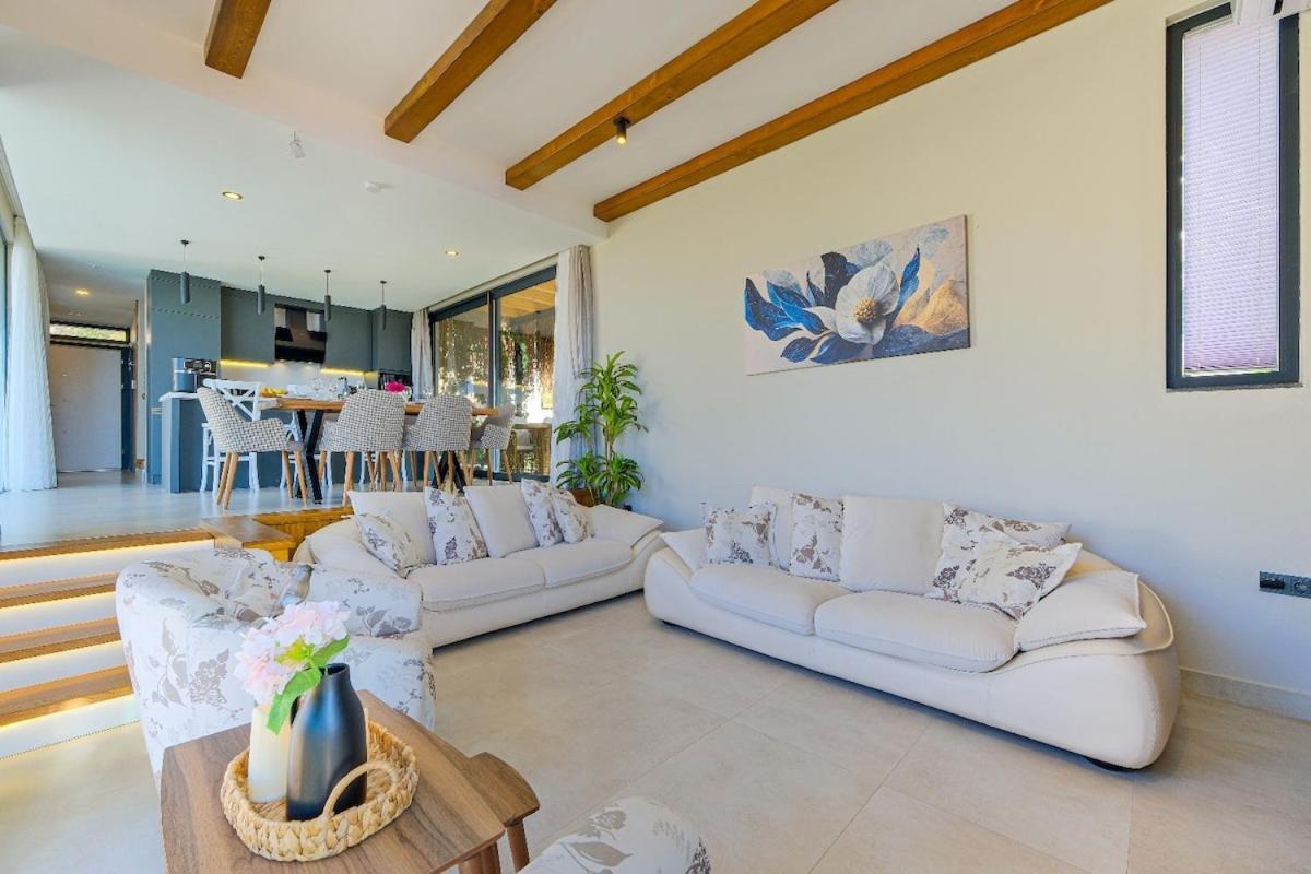 Amazing Luxurious Villa Bali Faralya By Luxury Group Exterior photo